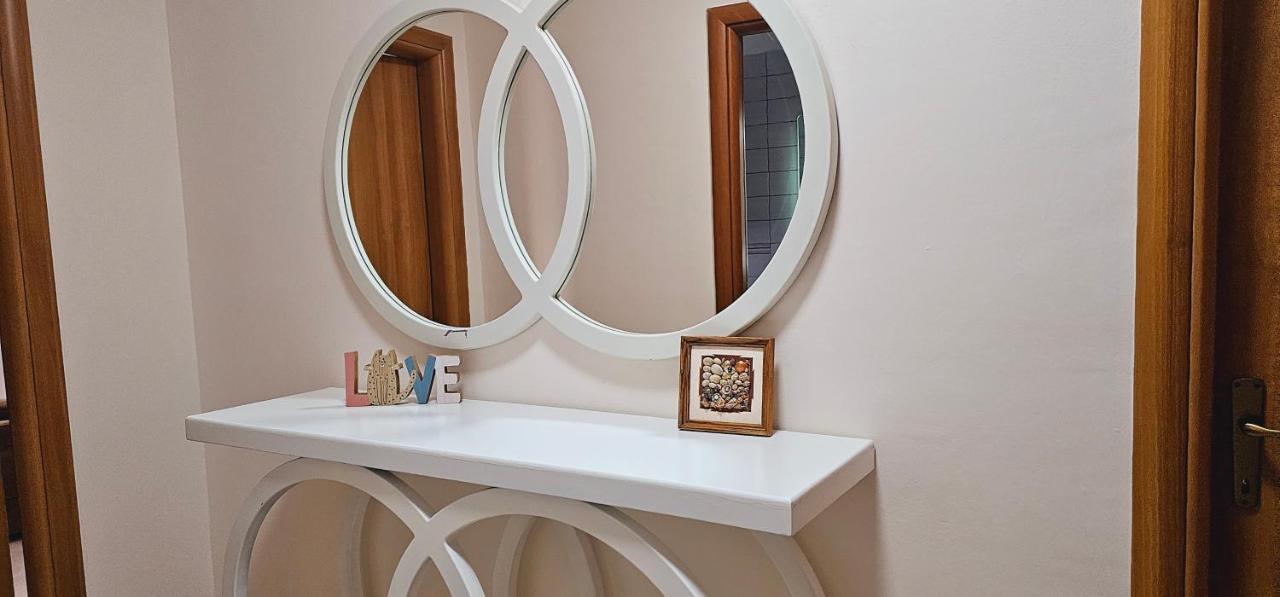 New Bazaar Side Bliss 2 Bed Room Apt With Free Garage Tirana Bagian luar foto